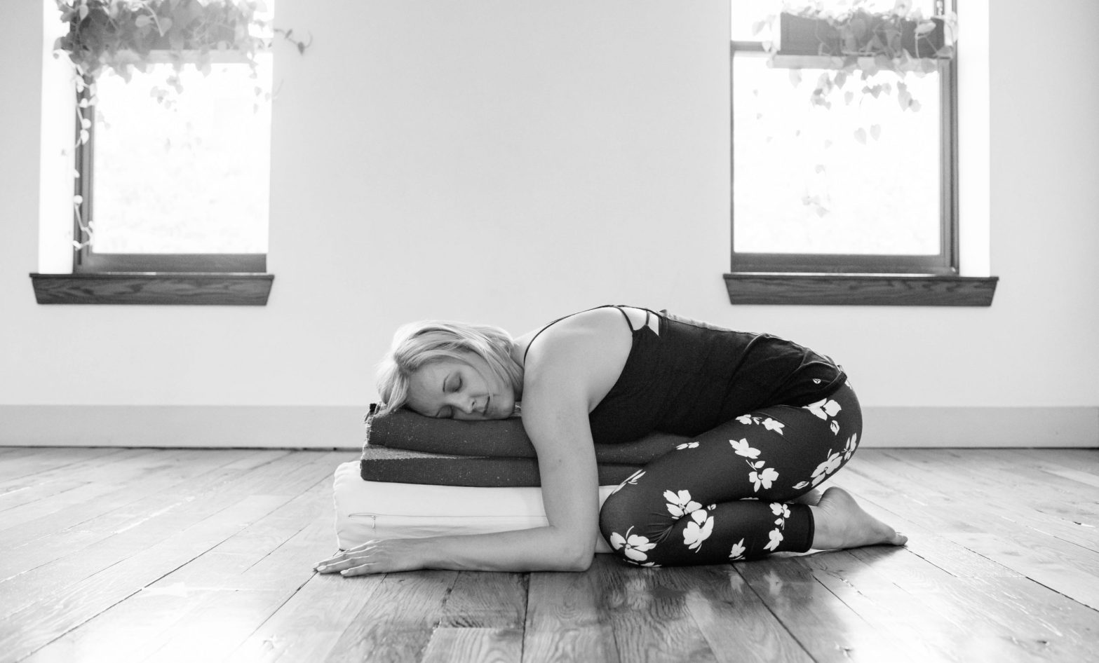 relaxing yoga poses child's pose